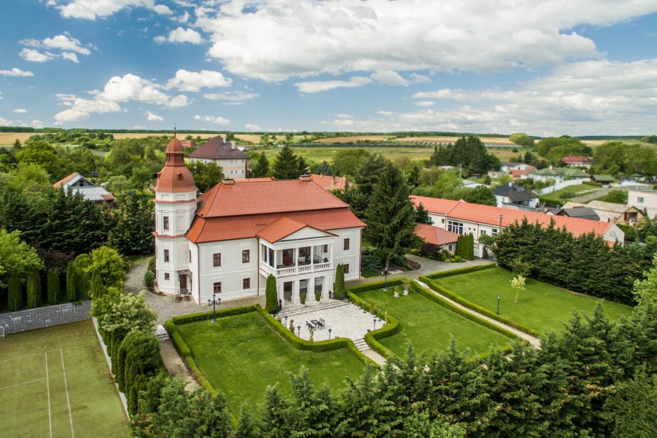 Am Kastiel Penzion Rimavská Sobota Exterior photo